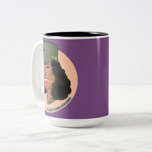 Mok van Soldier-meisje (Voorkant links)