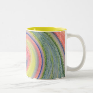 Mok van zonnestraalbuizen en regenboogdraden
