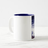 Mok voor riolering in de rivierwaterval (Voorkant links)