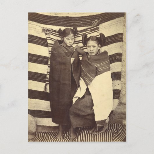 Moki Girls, 1879 Briefkaart (Voorkant)