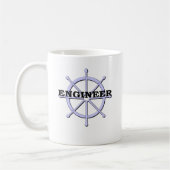 Mokken scheepswielen van technicus (Links)