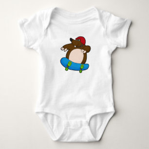Mole als Skater met skateboard en helm Romper