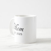 Mom Established New Mom Gift Personalized Est Koffiemok (Voorkant links)