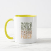 Mom’s Smile Means Peace – Green & Maron Mug (Gauche)