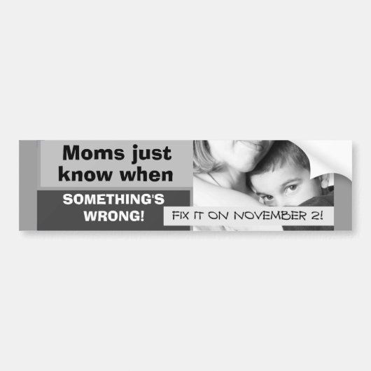 Moms weet het gewoon bumpersticker (Voorkant)