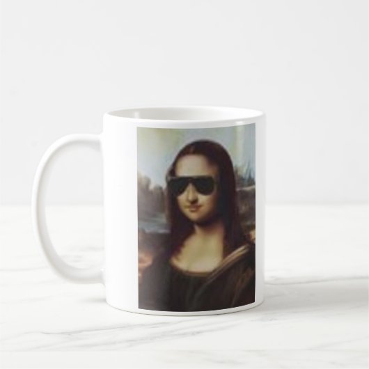 MONA LISA IN SUNGLASSEN KOFFIEMOK (Links)