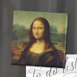 Mona Lisa | Léonard de Vinci Magnet<br><div class="desc">Mona Lisa (1503-1506) de l'artiste de la Renaissance italienne Leonardo da Vinci. L'oeuvre originale est l'huile sur panneau de bois de peuplier. Ce célèbre tableau est considéré comme un portrait de Lisa Gherardini, et a été acclamé comme "la plus connue, la plus visitée, la plus écrite sur, la plus chantée,...</div>