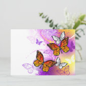 Monarch Butterflies op Paarse achtergrond Kaart (Staand voorkant)