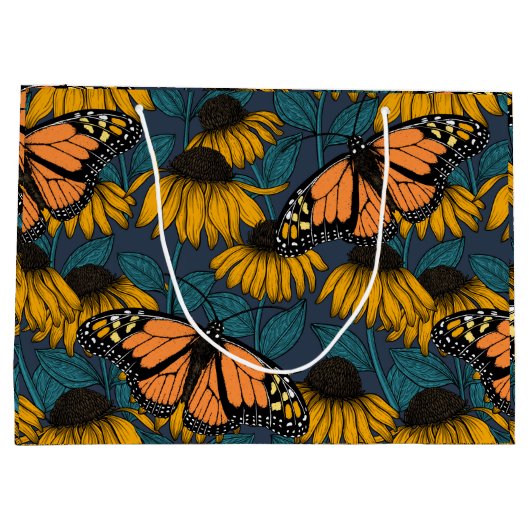 Monarch butterfly on yellow coneflowers groot cadeauzakje (Achterkant)