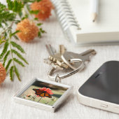 Monarch Butterfly op een Dahlia Sleutelhanger (Zijkant)