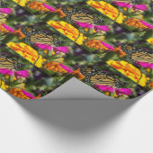 Monarch Butterfly op roze marigold wrapping papier (Hoek)