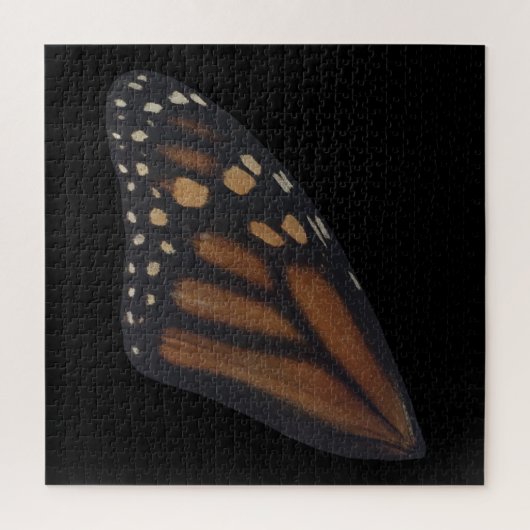 Monarch Butterfly wing on Black Legpuzzel (Verticaal)