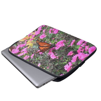 Monarch in het park laptop sleeve