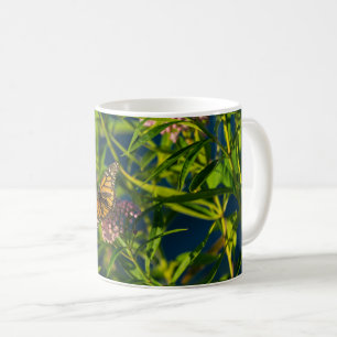 Monarque Et Mug De Café Au Lait
