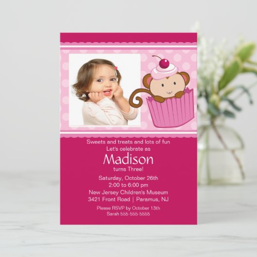 Monkey Cupcake Foto Birthday Uitnodiging (Staand voorkant)