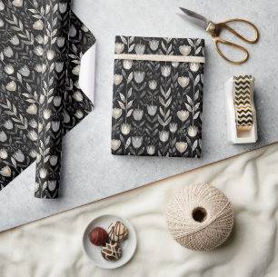Monochromatisch bloemmotief op zwarte achtergrond cadeaupapier