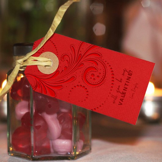 Monochromatisch rood wervelmonogram cadeaulabel