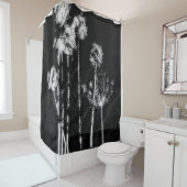 Monochrome High Contrast Dried Wildflowers Graphic Douchegordijn (In situ)