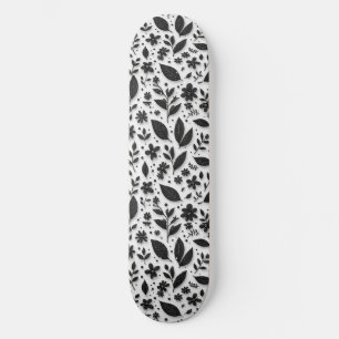 Monochroom bloempatroon met bladeren en bloemen skateboard