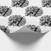 Monogram A Initiaal Black en White Floral Pattern Cadeaupapier (Hoek)