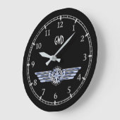 Monogram Air Pilot Silver Wings Compass op een Grote Klok (Hoek)