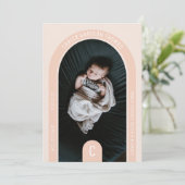Monogram Arch Foto Geboortedatum Kaart (Staand voorkant)