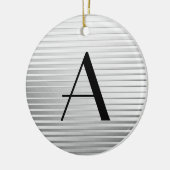 Monogram Art Deco Silver Satin Stripes Keramisch Ornament (Links)