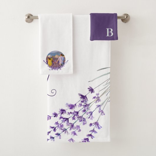 Monogram badhanddoekenset lavendel bad handdoek (Insitu)