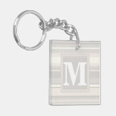 Monogram beige strepen sleutelhanger (Voorkant Links)