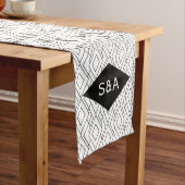 Monogram Black en White Art Deco Wedding Lange Tafelloper (Voorbeeld)