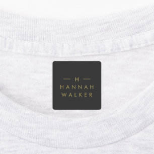 Monogram Black Gold   Moderne, minimale kleding Labels