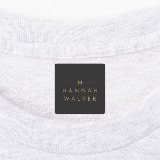 Monogram Black Gold | Moderne, minimale kleding Labels (Aangebracht)