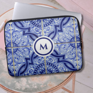 Monogram blauw + wit mediterraan Tegel patroon Laptop Sleeve