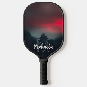 Monogram brandende wolken, mist en bergen pickleball paddle