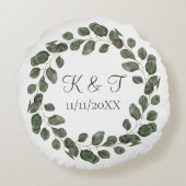 Monogram bruiloft Datum Eucalyptus Leaves Elegant Rond Kussen (Achterkant)