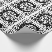 Monogram C Initiaal Black en White Floral Pattern Cadeaupapier (Hoek)