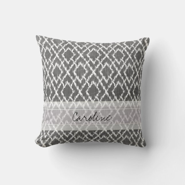 Monogram Charcoal Gray Tribal Ikat Diamond Pattern Kussen (Voorkant)