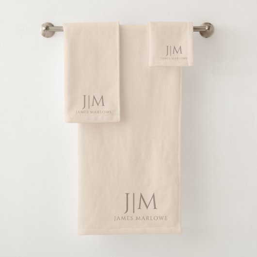 Monogram chique beige bad handdoek (Insitu)