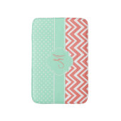 Monogram Coral Chevron met Mint Polka Dot Pattern Badmat (Voorkant Verticaal)