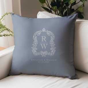  Monogram Crest Namen Dusty Blue Wedding Kussen