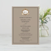 Monogram Crest Wedding Invitation (Debout devant)