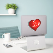 Monogram D, wit, gedrukt op ruby rood hart Sticker (Laptop op bureau)