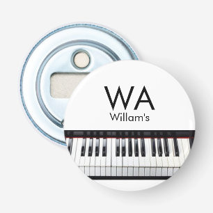 Monogram eerste letter naam tekst piano muziek button flesopener