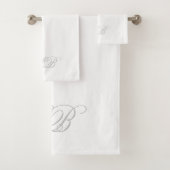 Monogram Elegant Grey Initialen White Bad Handdoek (Insitu)