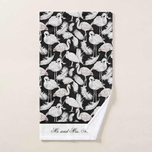 Monogram Elegant Script Black White Swan Feathers Bad Handdoek (Handdoek)