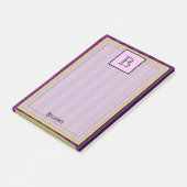 Monogram en naam op paarse streepjespatroon post-it® notes (Schuin)