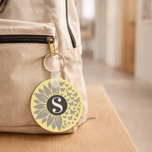 Monogram en naam zonnebloem en vlinder sleutelhang sleutelhanger