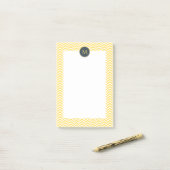 Monogram Geel en Witte Chevron met houtskool Post-it® Notes (Op bureau)