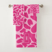 Monogram Giraffe Roze Huidpatroon dierlijke druk Bad Handdoek (Insitu)