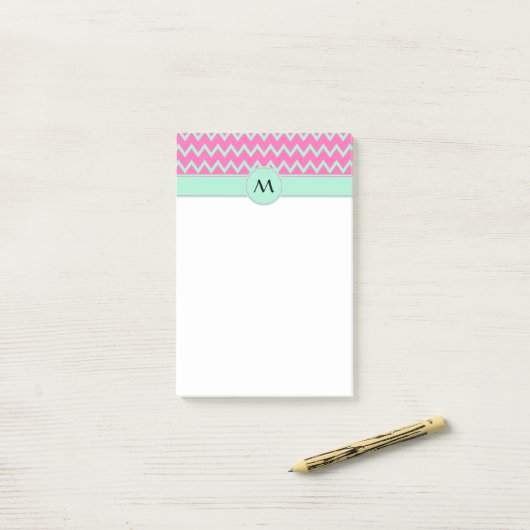 Monogram Girly Pink en Green Zigzag Pattern Post-it® Notes (Op bureau)